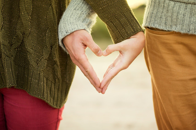Interesting/Best/Secret Things to Talk About With Your Girlfriend Discuss about her hobbies Interesting/Best/Secret Things to Talk About With Your Girlfriend Discuss about her hobbies