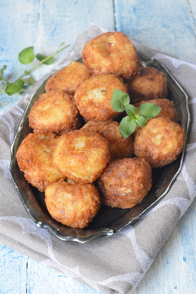 Chiftelute Cu Fasole Si Ciuperci Reteta Video Recipe Dog Food Recipes Food Drink Food