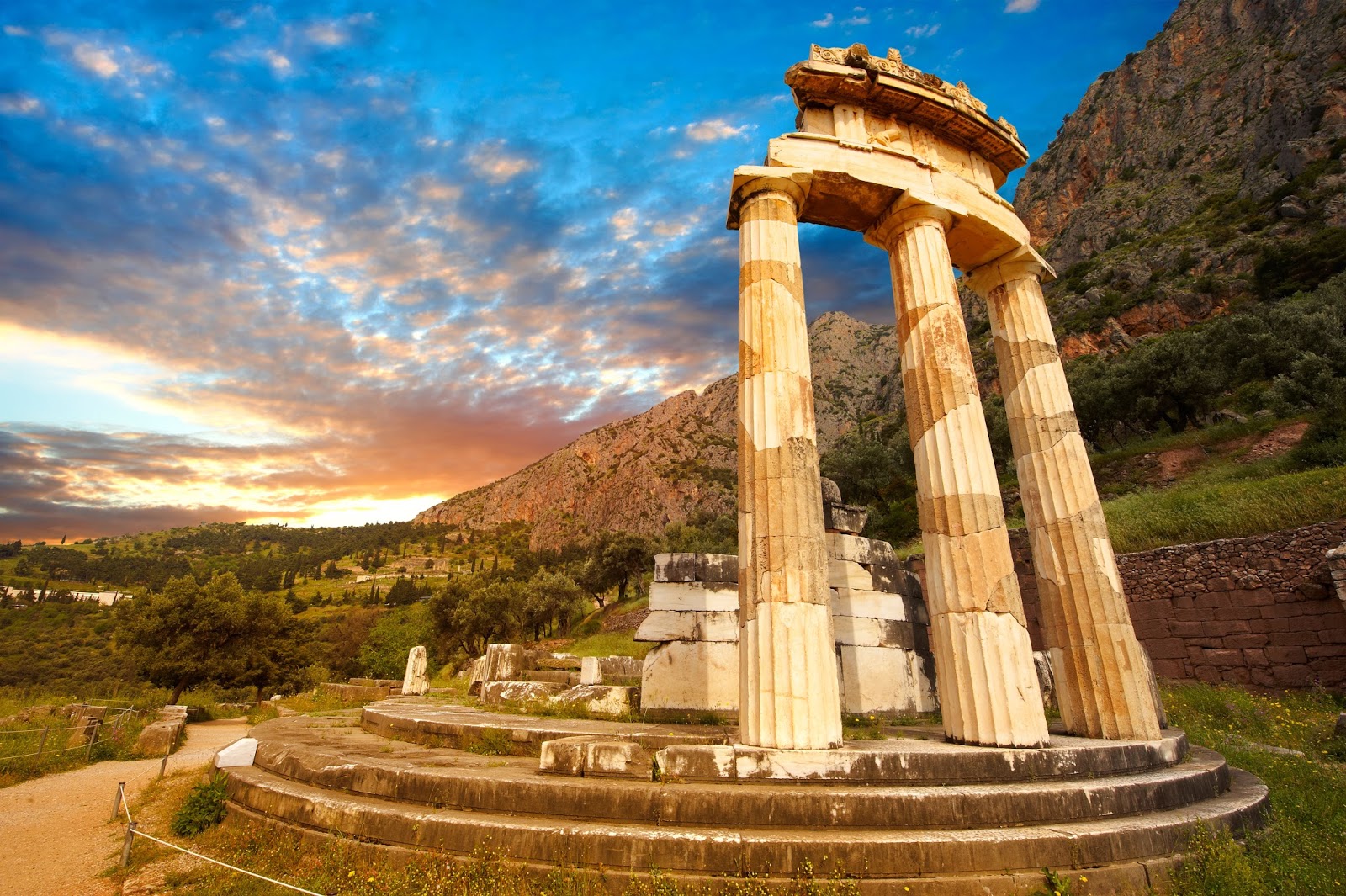 Famous Landmarks In Greece