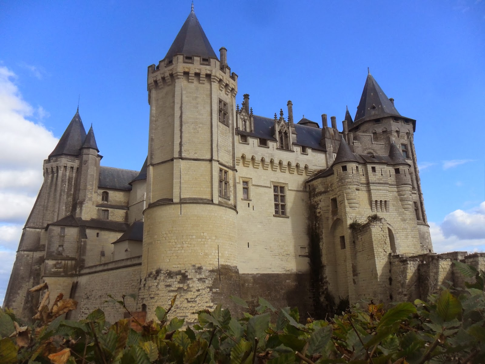 Saumur - An amazing castle - Exploring the Castles of the Loire Valley #3