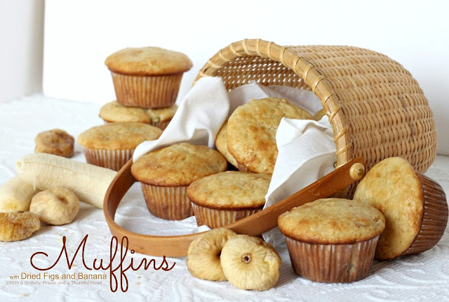 Muffins with dried figs and banana