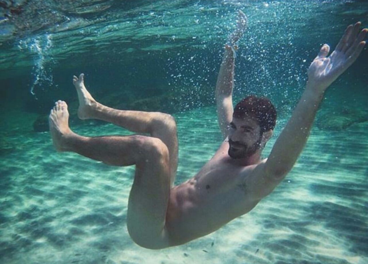A blog of male purity: under water.