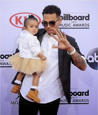 Chris Brown’s and Daughter hit Red Carpet at 2015 Billboard Music Awards 64 48