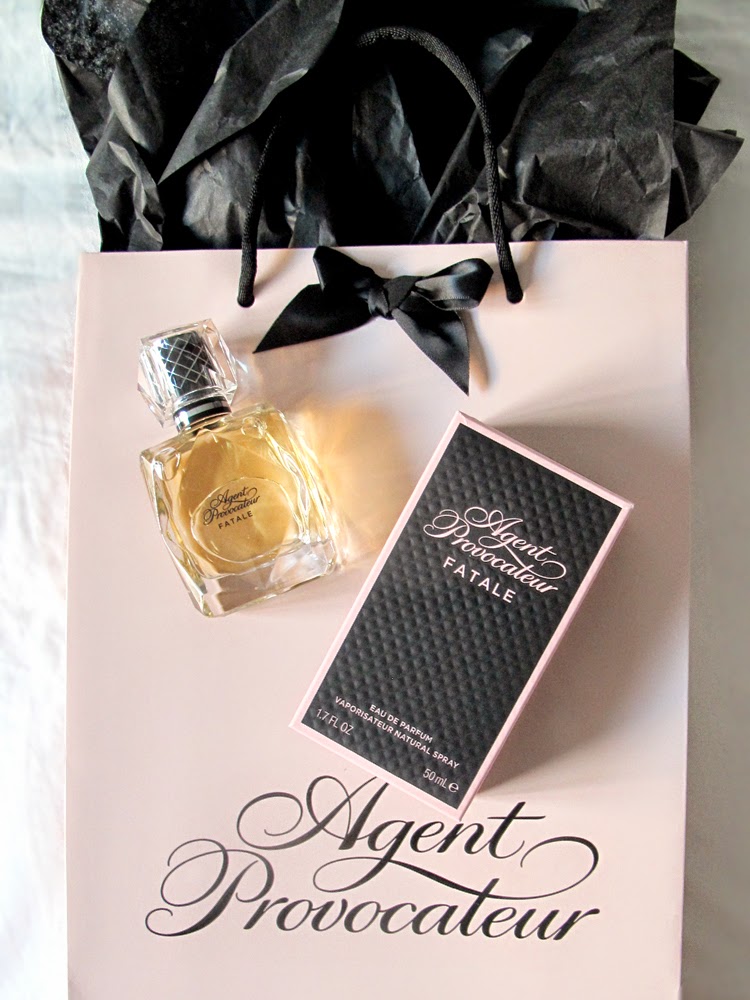 Nathaniel Ward overvælde Kina AGENT PROVOCATEUR FATALE FRAGRANCE | Emma Louise Layla