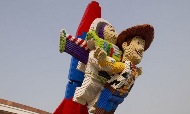 10 Kreasi Unik dan Menarik Yang Terbuat dari Lego ~ Asyik Seru