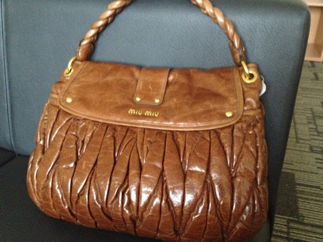Where bag lovers meet ..AUTHENTIC designer bags for sale and rent: August 2012