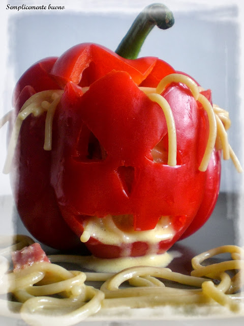 spaghetti spettrali per halloween