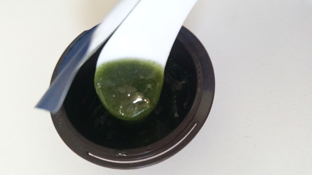 seaweed pack has a gel like texture