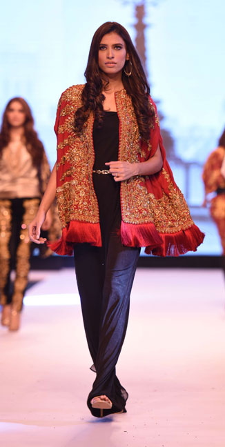 Baroque Fashion, Ayesha F Hashwani, FPWAW14, Winter fashion, Pakistan Fashion, Luxury pret, Baroque designs, Decorative motifs, Filigree, Embroidery, Opulent fashion, Rich, Fashion Pakistan, Fashion Blog, red alice rao, redalicerao