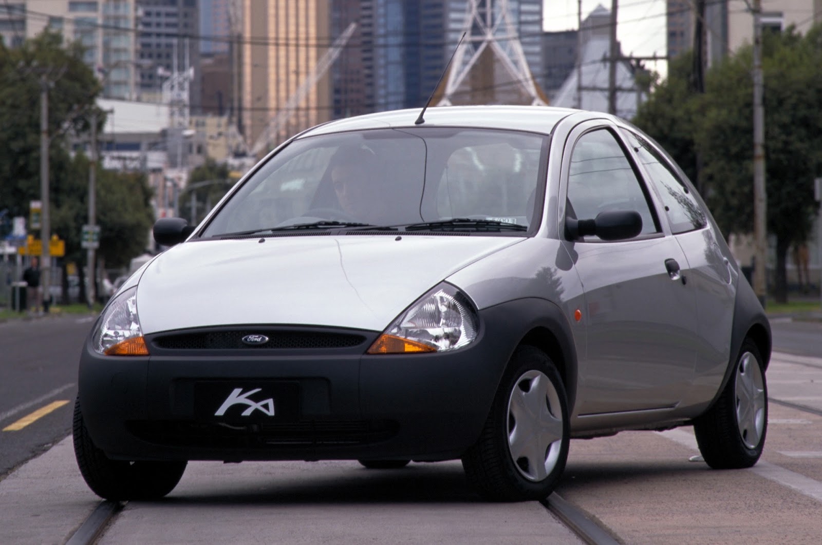 Ford Ka chega a 1 milhão de unidades produzidas aos 20 anos