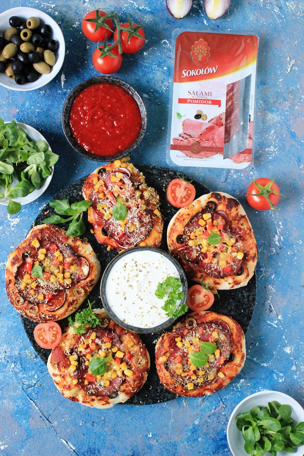 Imprezowe pizzerinki z salami, serem i warzywami Tysia Gotuje blog