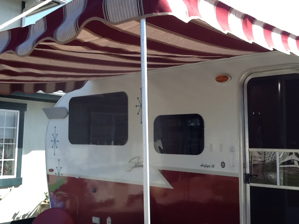 Lovin' My Retro Shasta! Our New Shatsa Awning!