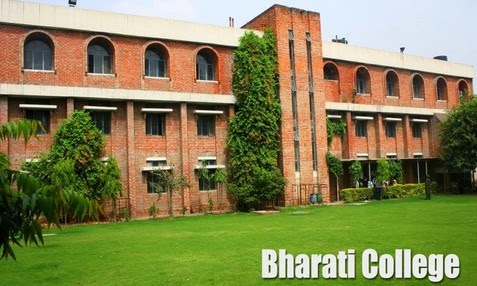 भारती कॉलेज मे लर्न एंड अर्न scheme से स्टूडेंट्स की मदद