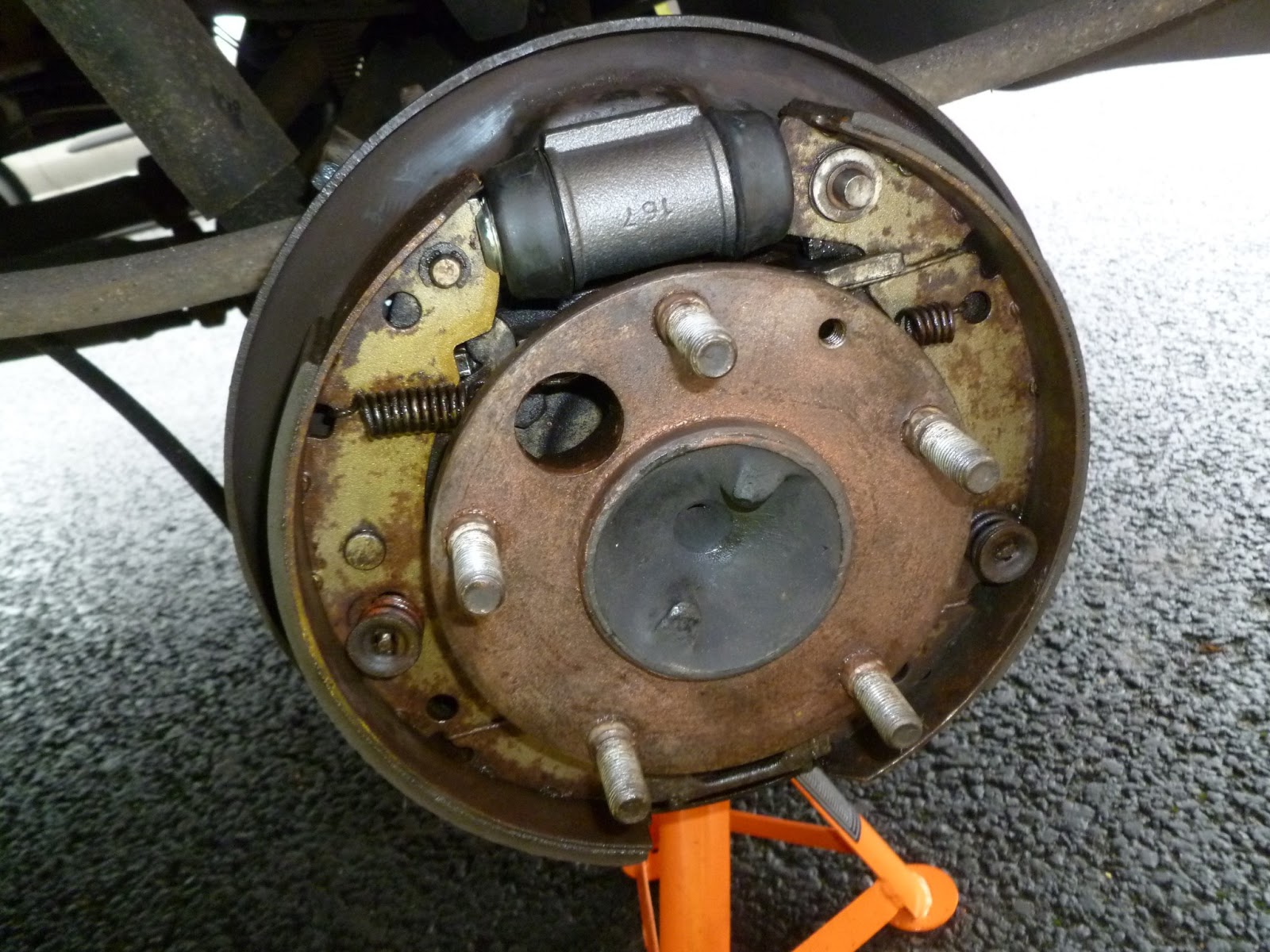 LDV Pilot van LDV Pilot rear wheel drum and hub changing the wheel