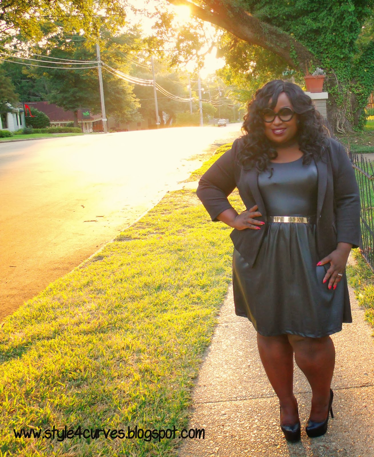 Style 4 Curves --For the Curvy Confident Woman: Leather Weather: Black Luxe