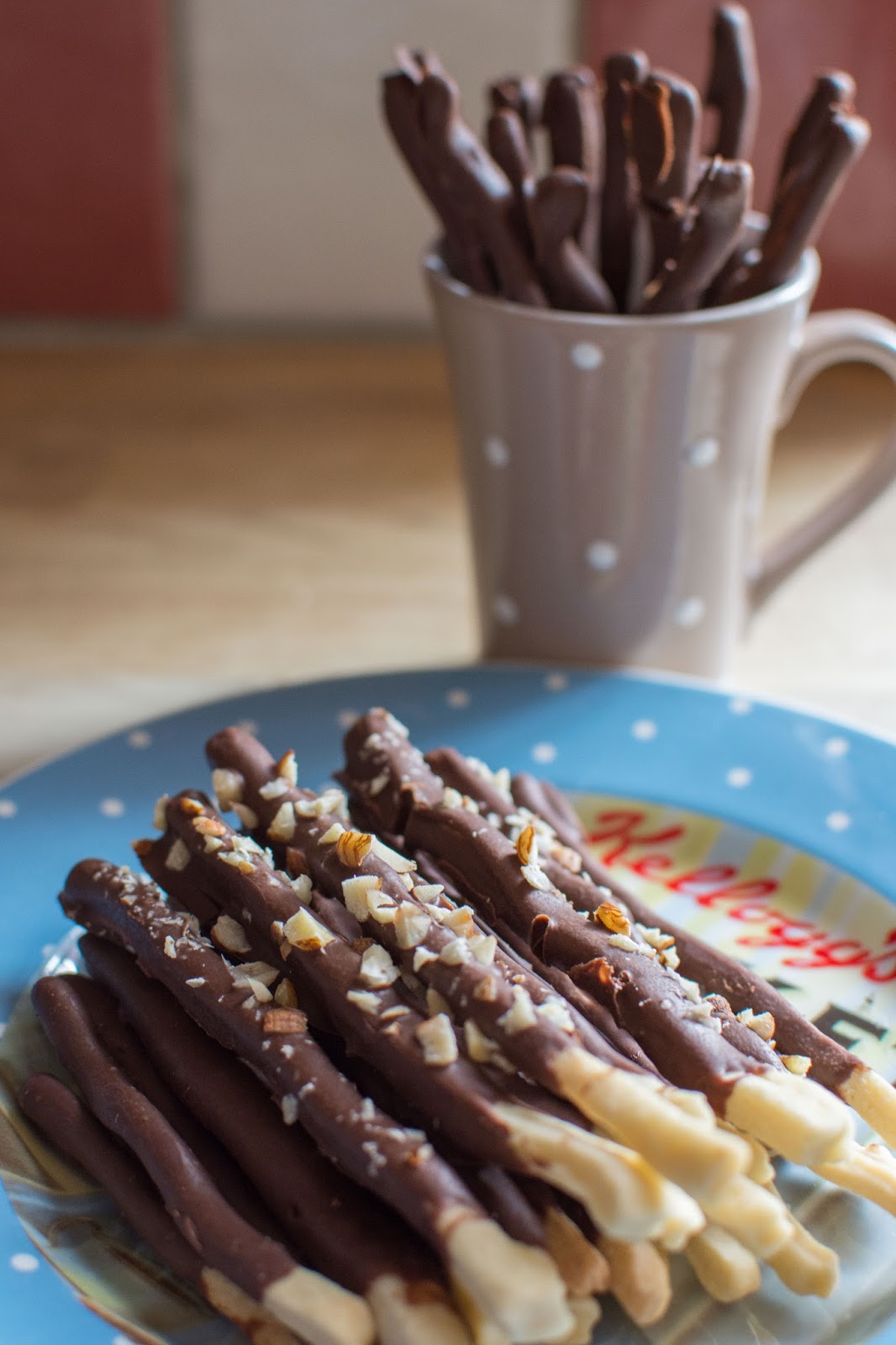 Mikados maison à la noisette et au chocolat