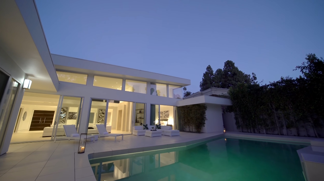 Tour 1003 N Beverly Dr, Beverly Hills Luxury Home vs. 38 Interior Design Photos