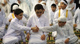Nurul Haromain Sikap Seorang Muslim