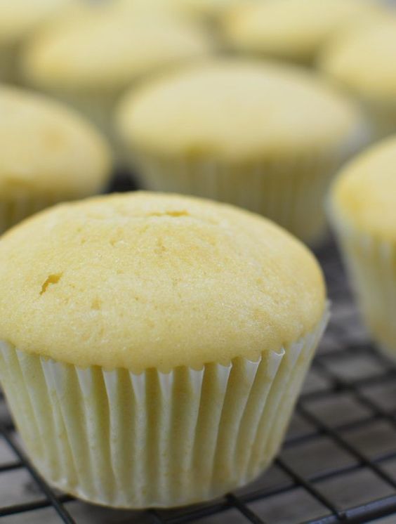 Easy vanilla cupcake recipe from scratch - Health Meal Prep Ideas