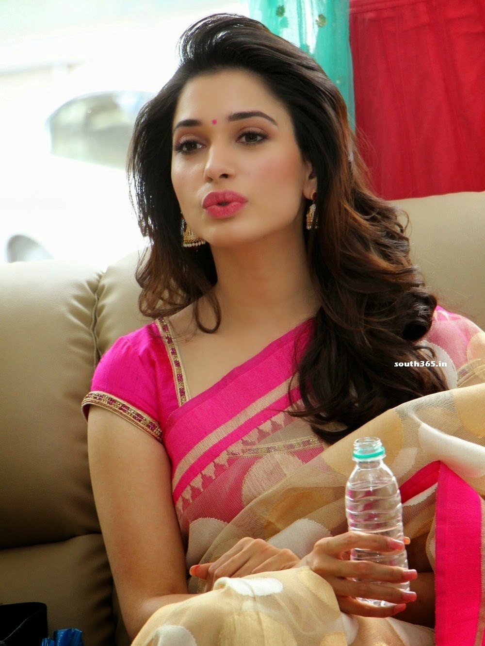 Tamanna Aunty In Full Saree Wallpapers Tamanna Aunty In Full Saree Wallpapers