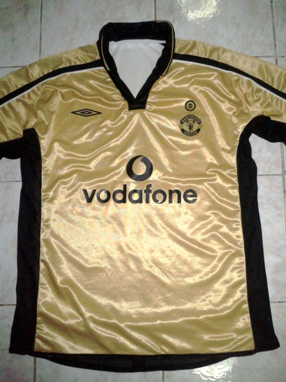 เสื้อฟุตบอลย้อนยุคสโมสรแมนเชสเตอร์ ยูไนเต็ด 100 ปี ฤดูกาล 20012002