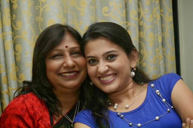 Television (TV) Actress Smita Bansal with Mother | Television (TV) Actress Smita Bansal Family Photos | Real-Life Photos