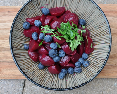 Pickled Beet Salad with Fresh Blueberries & Mint Recipe @ AVeggieVenture.com, five minutes to the table. Vegan. Low Carb. Weight Watchers PointsPlus 1.