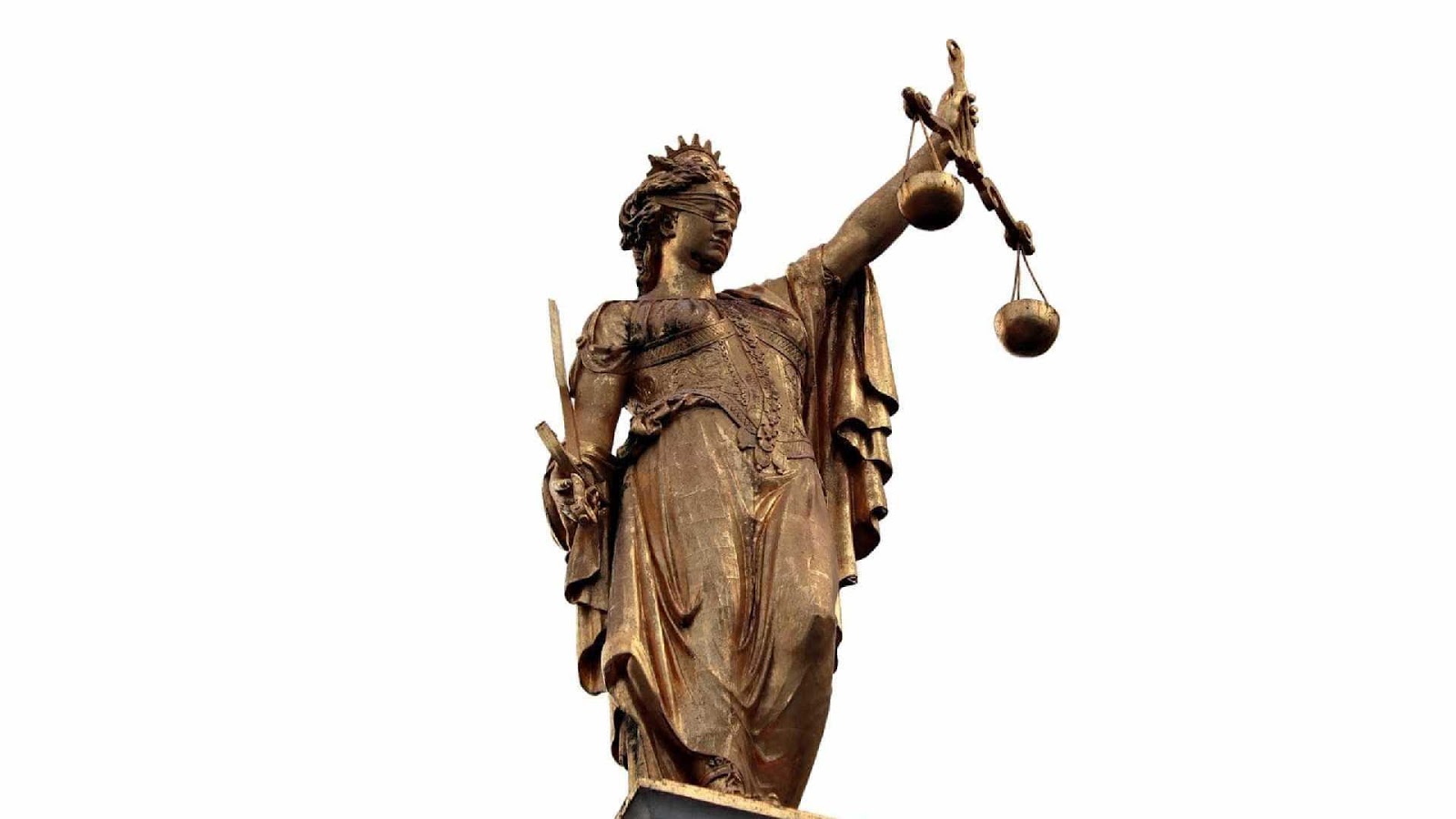 Casal vence na Justiça ação para filho de 30 anos sair de casa