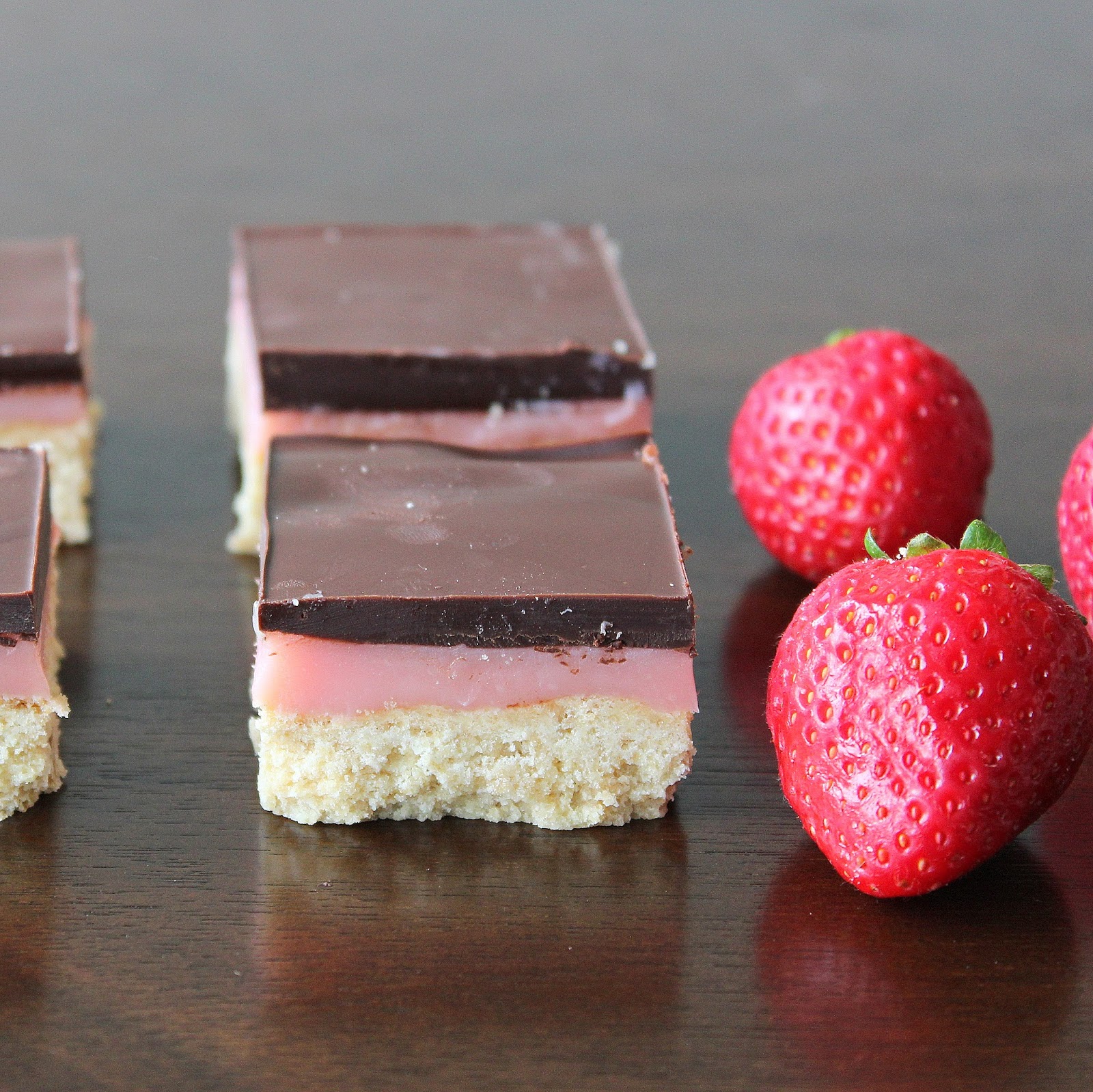PicNic Strawberry Chocolate Bars