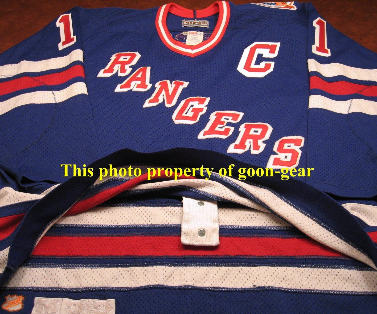 goongear's hockey jersey blog More Counterfeit / Fake Hockey Jerseys