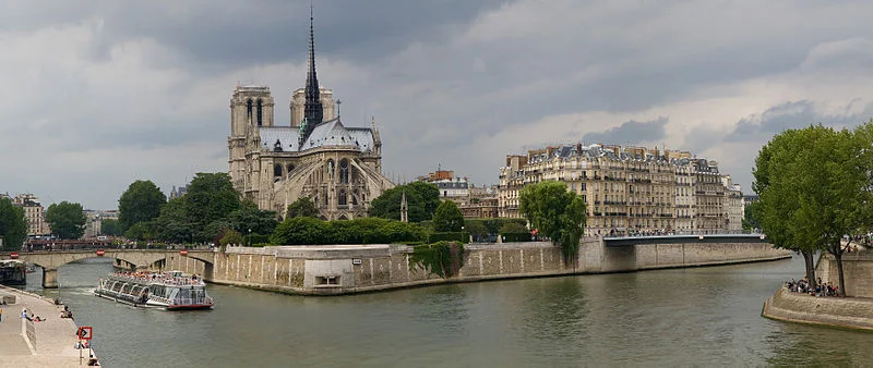 La cattedrale Notre-Dame de Paris 1163-1345 | Mille anni di storia