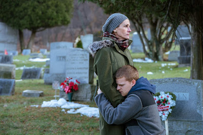 Ben Is Back Julia Roberts Lucas Hedges Image 1