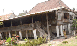 RUMAH LIMAS SERATUS TIANG