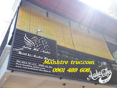 Mành tre nứa che nắng ngoài trời