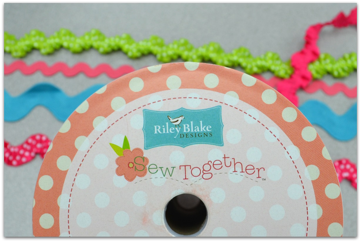 .Quiltscapes. Fancy Finishes RicRac!