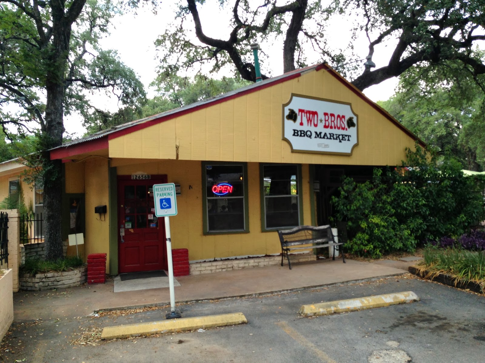 Man Up Tales of Texas BBQ™ Texas Q Tours visit to Two Bros. BBQ