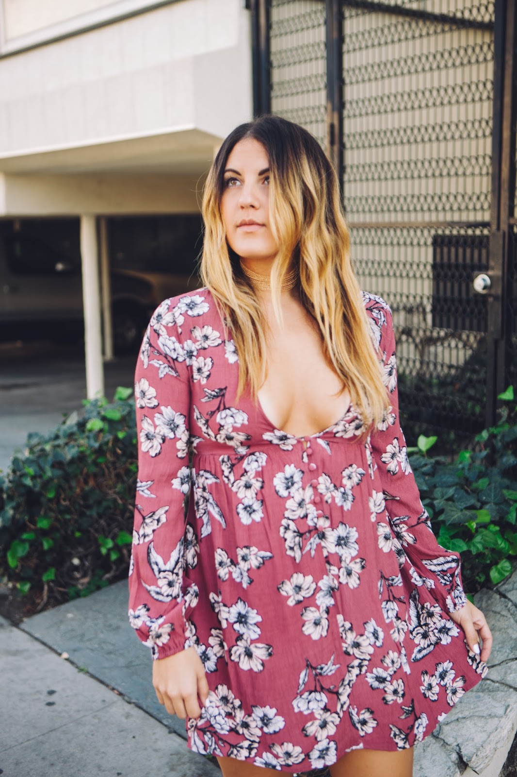 Style Blogger Taylor Winkelmeyer | Low Cut Floral Dress 