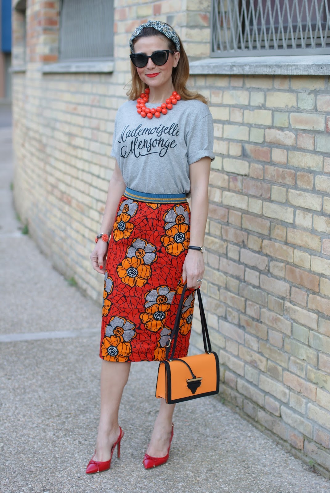 89lies street style, Eightynine Lies t-shirt with Rose a Pois ethnic pencil skirt on Fashion and Cookies fashion blog, fashion blogger style