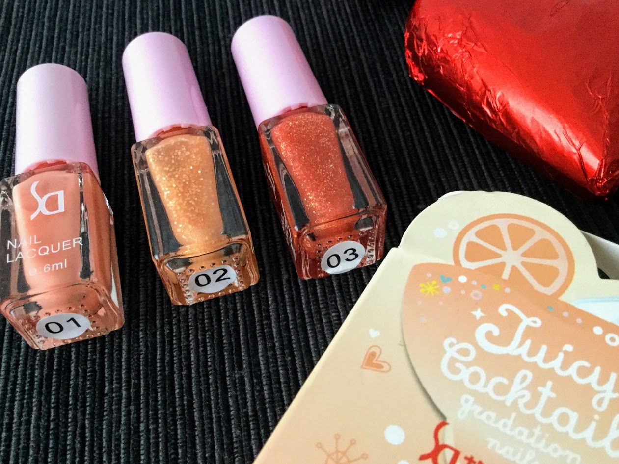orange nails 