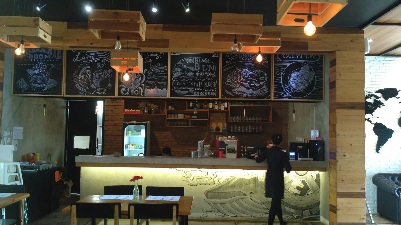 royale bakery bogor, royale cafe bogor, monarchy bistro bogor, monarchy restaurant bogor, tempat nongkrong bogor gaul, tempat brunch bogor, restoran anak muda bogor, restoran gaul bogor