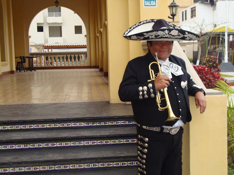 César Rivera - 1ra. Trompeta - Director Mariachi Nuevo Jalisco