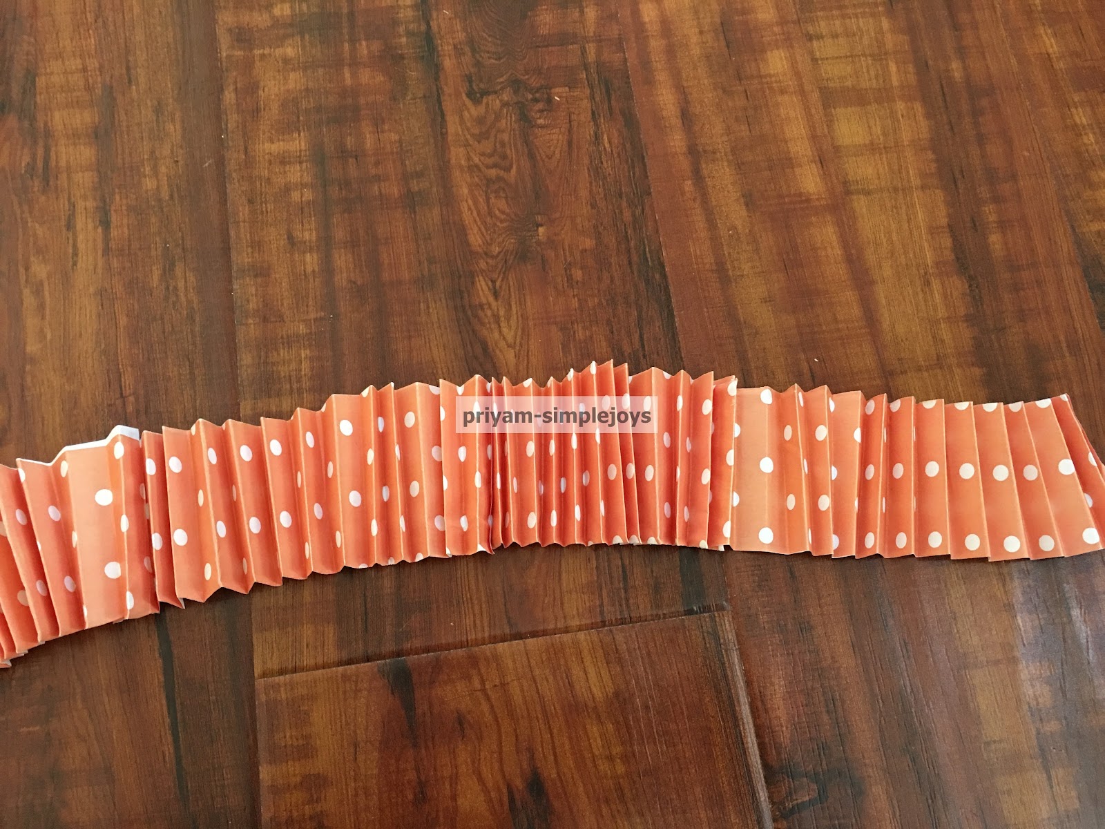 SimpleJoys Accordion Fold Paper Decor