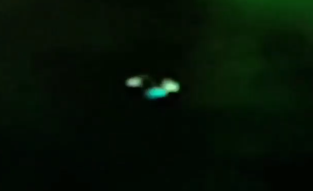 UFO sighting during northern lights event caught by ISS.