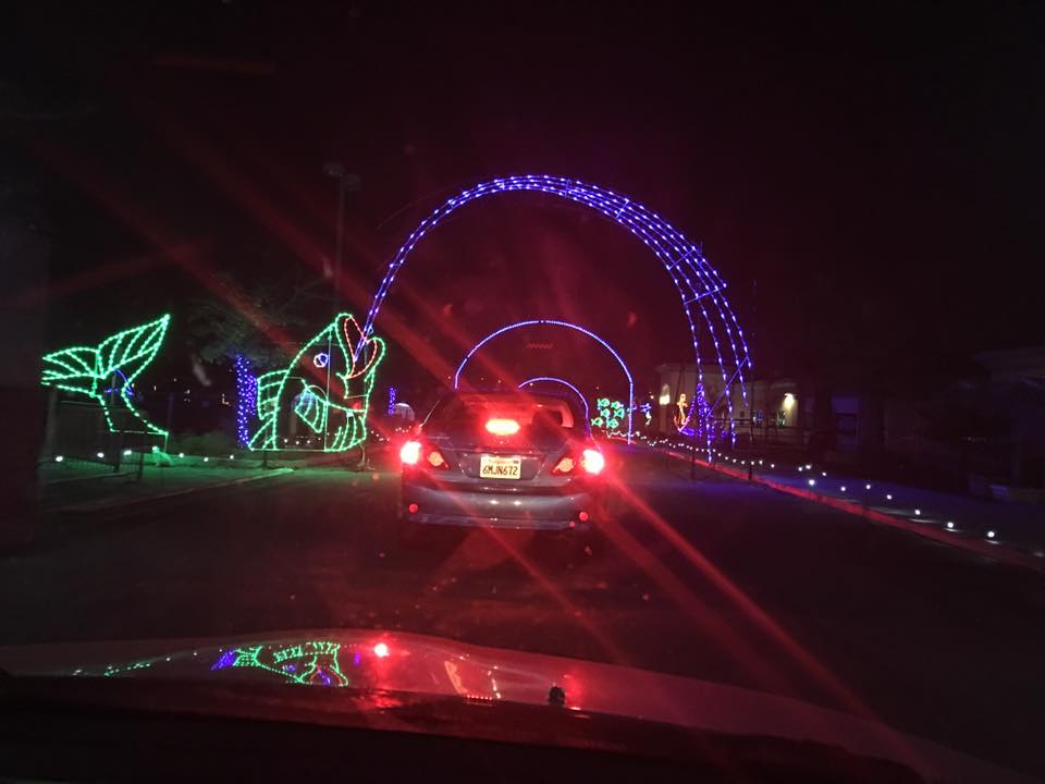Marc Valdez log Bayside Christmas Adventure DriveThru 2016