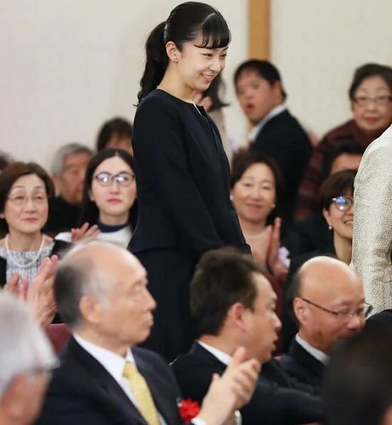 Crown Princess Kiko used to attend this meeting held every year. This year, Princess Kako attended the meeting without her mother