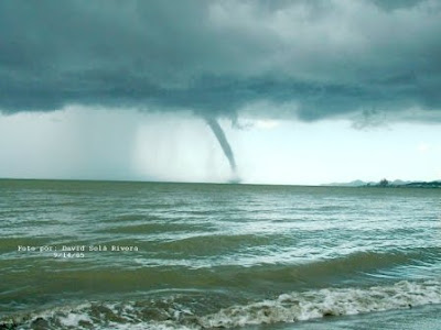 tromba marina waterspout 