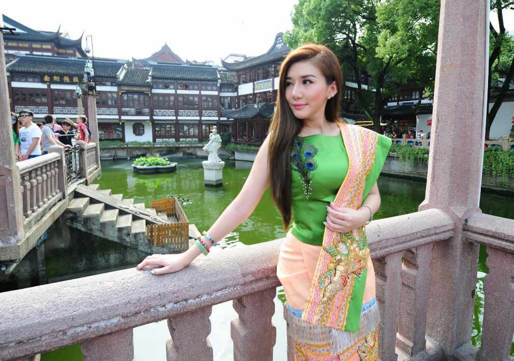Nan Su Yati Soe Wears Myanmar Dress In Xintiandi , China