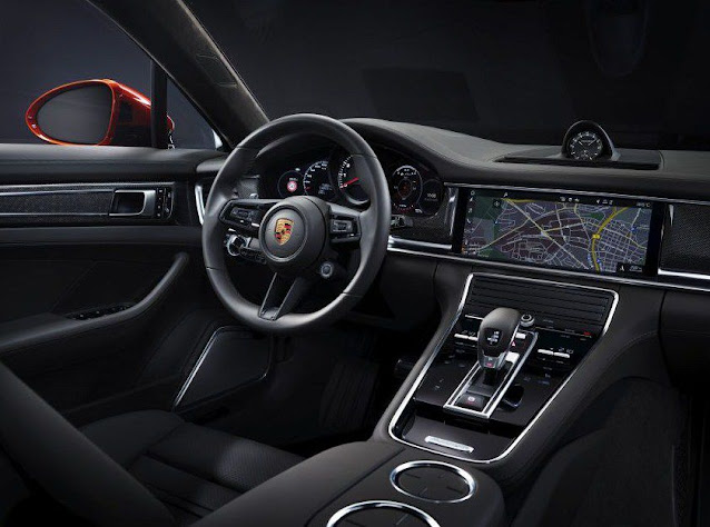 porsche-2021-panamera-turbo-s-steering-wheel