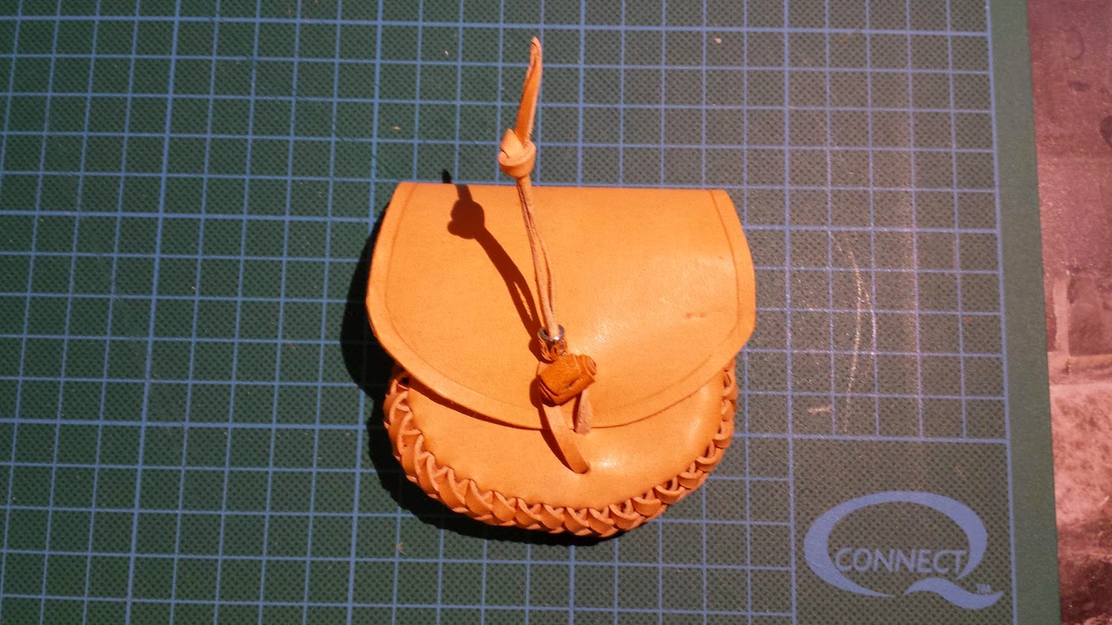 Como Hacer Costuras Decorativas En Cuero Con Hilos Gruos-HighTex - Las Mejor Máquinas De Coser Industrial Padas Chinas