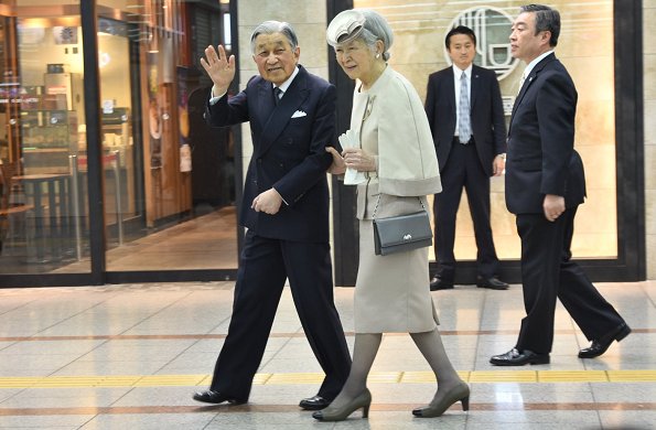 Emperor-Akihito-and-Empress-Michiko-1.jpg